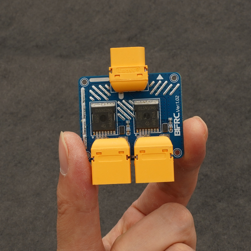Drone Power Distribution Board - وحدة XT60 لتوصيل البطاريتين على التوازي